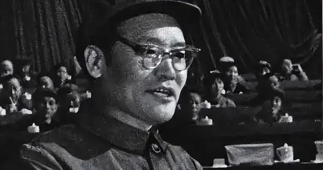 宋任穷找纪登奎谈话，纪服从安排，57岁辞去副总理、政治局委员