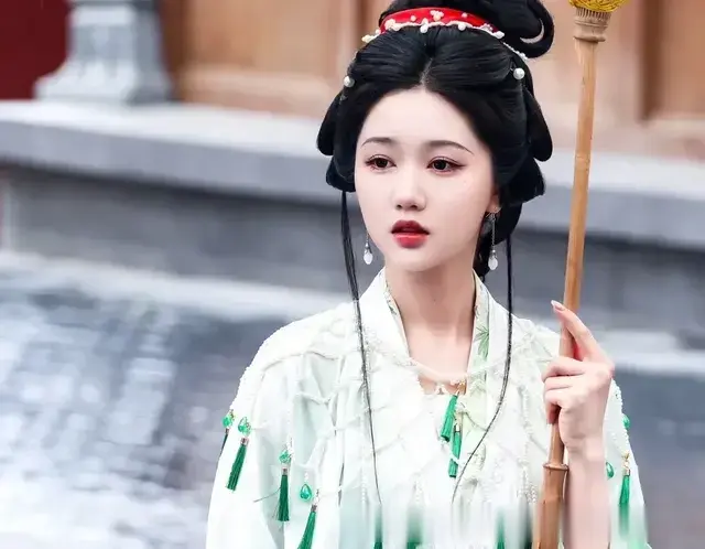 短剧女顶流彻底洗牌，岳雨婷喜提双榜第一，朱茉颜徐艺真重回巅峰