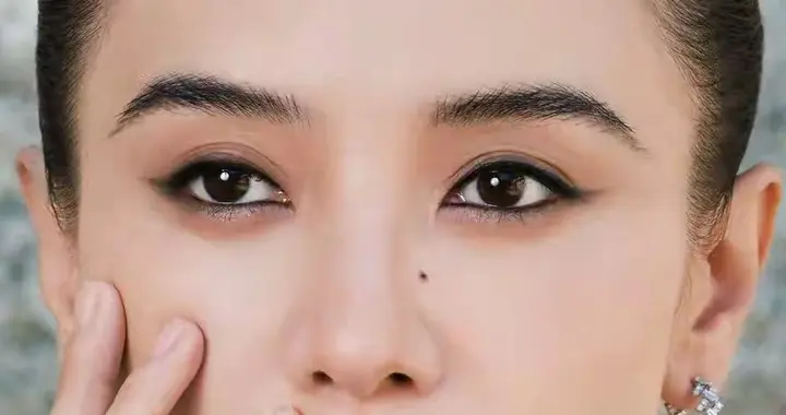 五官精致的美人宋佳