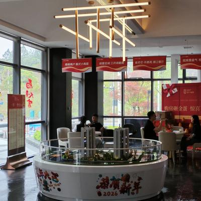 邓也奇：省府芯·书香里，周末人潮见证理想