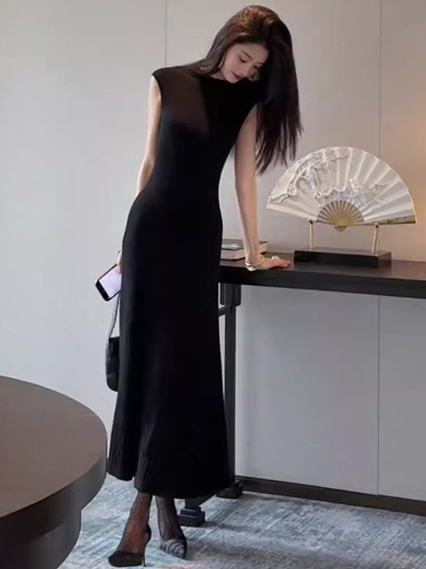 2025新款赫本风长款绝美法式修身显瘦高级感打底黑色连衣裙女夏季