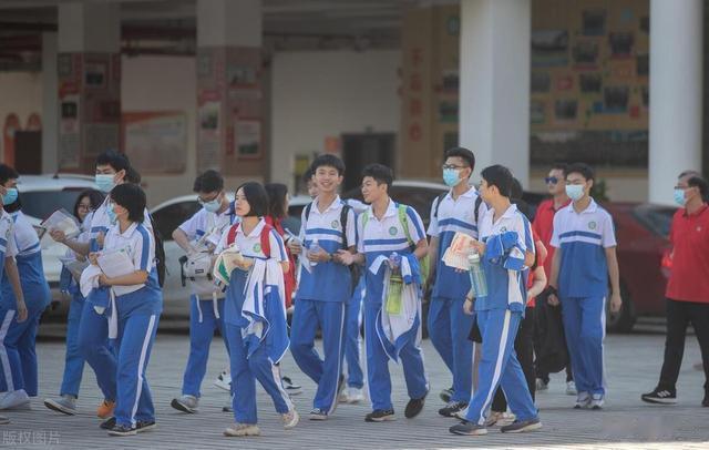 14岁男孩直冲177，过来人建议：3种食物“长高加速器”，孩子多吃