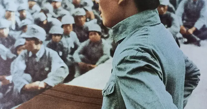 让历史的光芒驱散未来的困惑：历史总是惊人相似但不会简单重复。