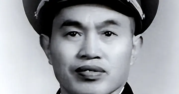 皮定均上任福州军区司令后，便对副司令陈再道说：首长，请多批评