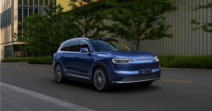 月销1.6万台登顶销冠全新问界M7凭硬核实力成为30万级SUV价值之选