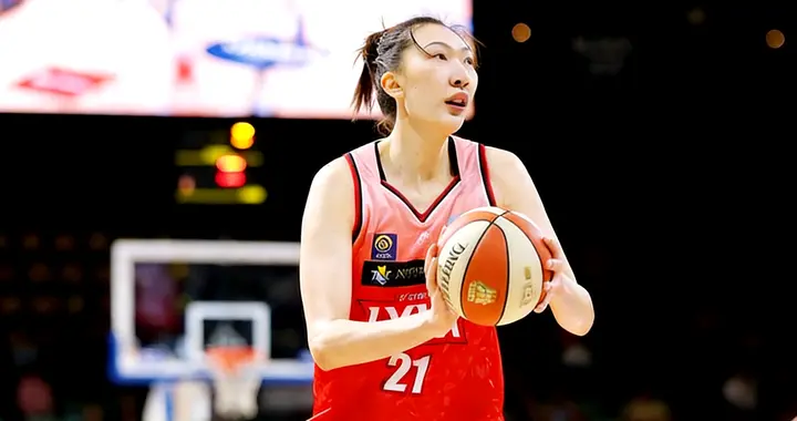 韩旭澳洲季后赛首战取胜！攻防两端尽显统治力