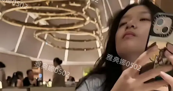 汪小菲懒理具俊晔争遗产带小玥儿香港吃米其林，在女儿面前很温柔