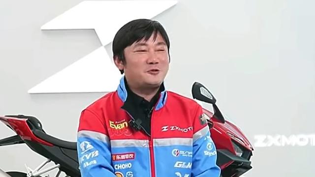 全局观：看得出来，张雪也是很不舍的。