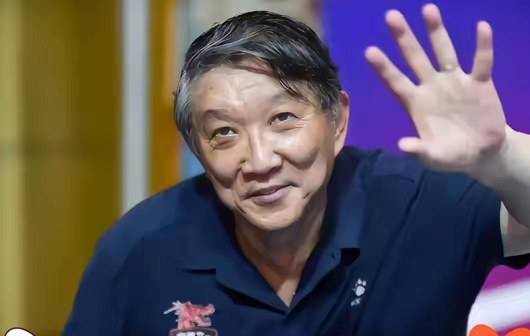 中国女篮大比分输给意大利，全队上下找了一大圈原因，最后只捞着一个人——...