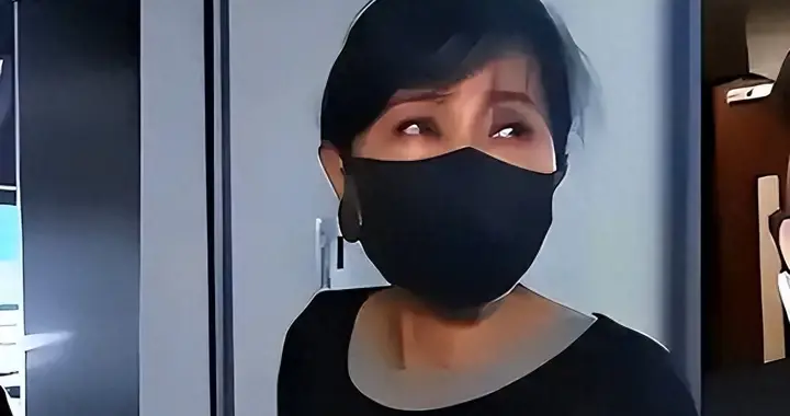 苍天饶过谁！拒唱国歌否认中国籍，俩儿子落户国外，她现状如何？