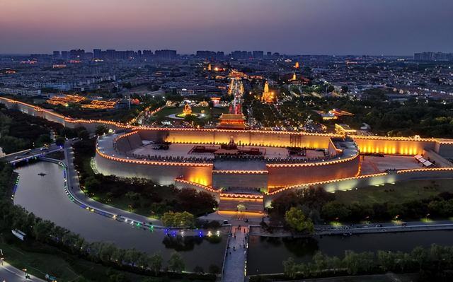 凿壁千年：龙门石窟的信仰与匠魂