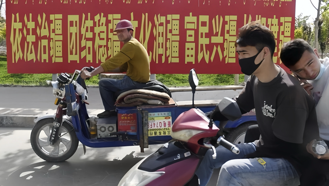 放弃北上广深，645万人去西部“拧光伏螺丝”？