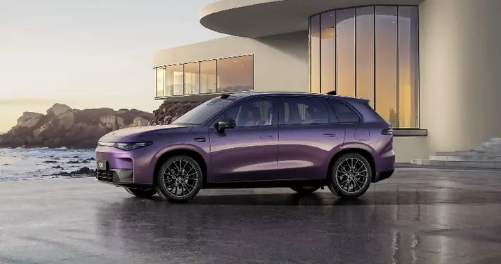 零跑C10增程版：全栈自研，红海破局