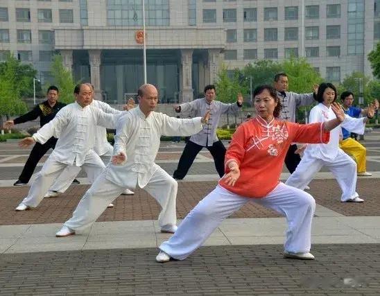 天下拳友一家亲＿