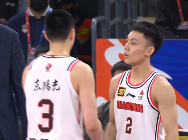 扶正徐杰+重用杨溢！广东队放弃男篮国青控卫，杜锋将签下小外援