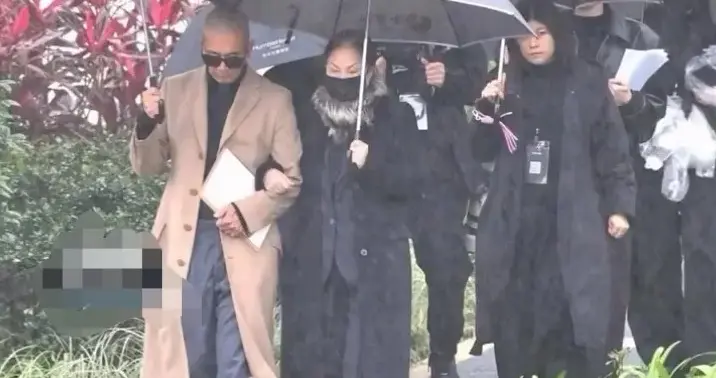 大S雕像曝光！S妈与具俊晔相拥而泣，小S感谢姐夫三年无杂质的爱