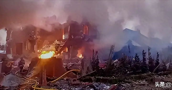 莫斯科火车站炸了，警察死了，日本不说话了，核弹头开始换新。