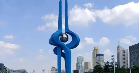 “泉城全城泉”，很巧妙的对联，我至今没见过合格的上联