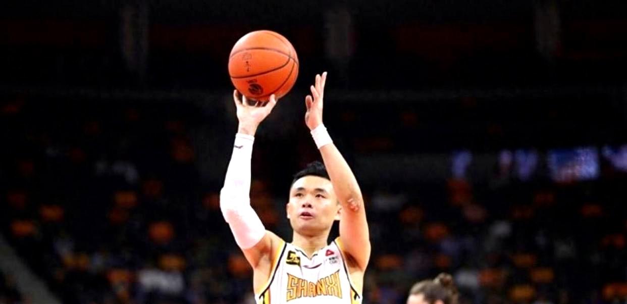 原帅正式加盟江苏男篮，将继续履行顶薪合同，山西男篮休赛期仍然自由球员市场格外活跃