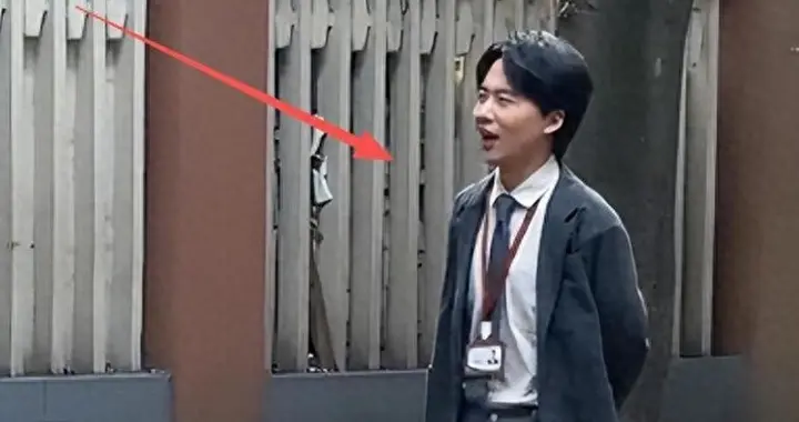 拒绝继承家产后，郭麒麟近况曝光，瘦成皮包骨太邋遢，风光不再