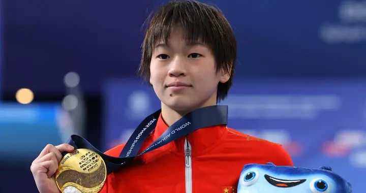 奥运冠军全红婵的反差感：赛场是大魔王，私下爱吃零食、爱乌龟