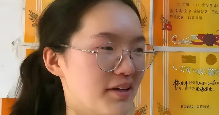 寒门再难出贵子？河南699分女生爆火全网，走上庞众望老路