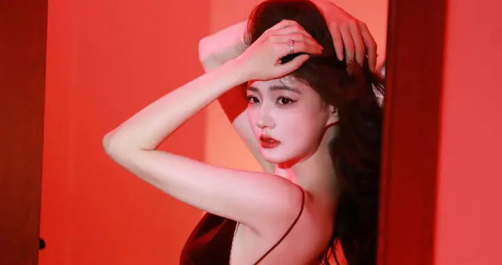 徐璐｜的美背好撩人啊 ​​​