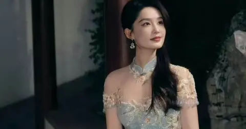 李沁旗袍