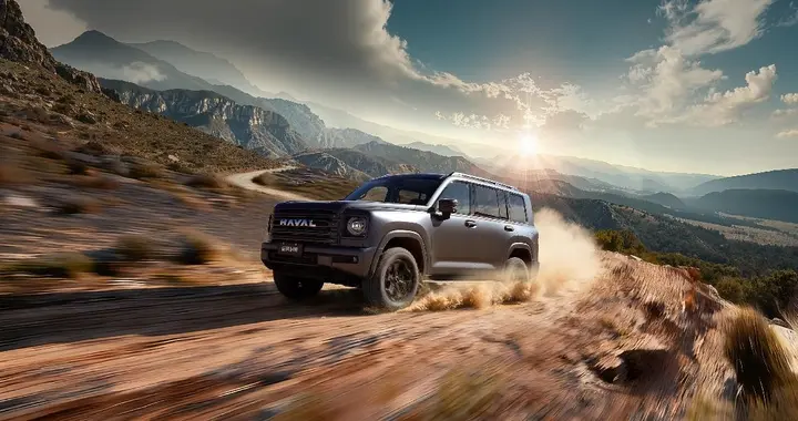 23万起的“官方改装”哈弗H9，原厂双油箱+三把锁，2.4T柴油机