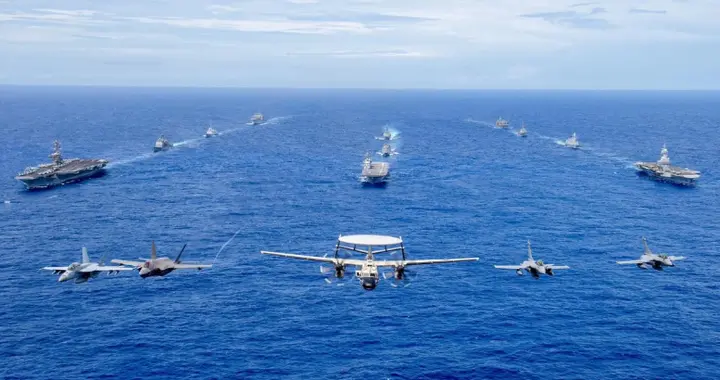 全面反华？5国派兵堵门，日本换了个角色，向中国俩邻居兜售军火