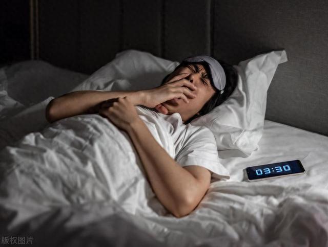 手腕上这个奇穴，常揉百病少！改善睡眠、打嗝、口臭都可用