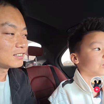 平羌晓雨：秋天爸爸与儿子共度的快乐时光