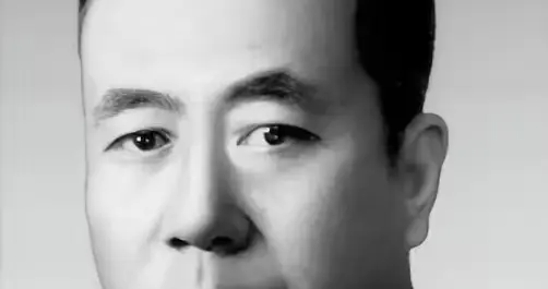 陈宝仓就义后，女儿同学殷晓霞夜渡大海，将其骨灰送回香港