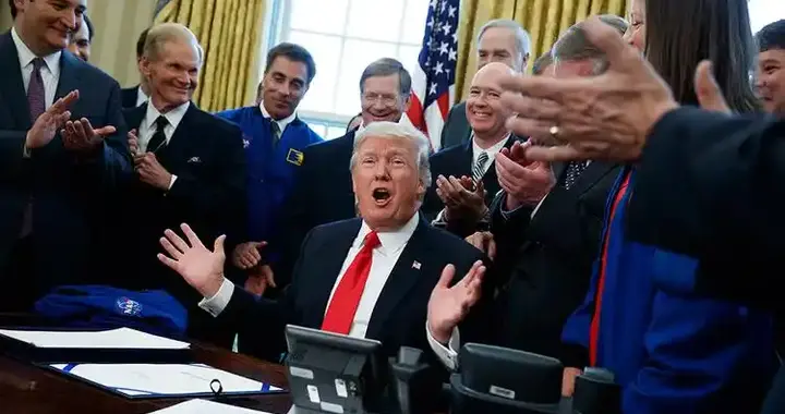 为拿下格陵兰岛，美国又出一怪招，是明牌，比动武还狠