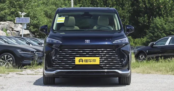 家用MPV推荐！别克GL8陆尚PHEV，空间大油耗低，全家出行舒适