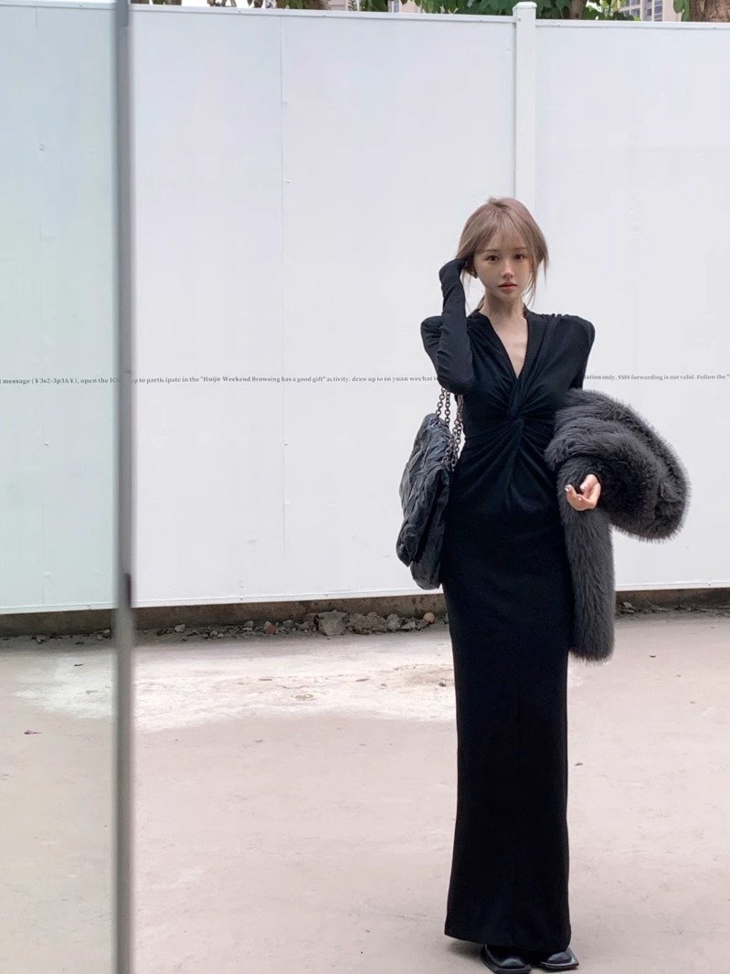 黑色扭结v领长袖连衣裙女装秋季气质修身长