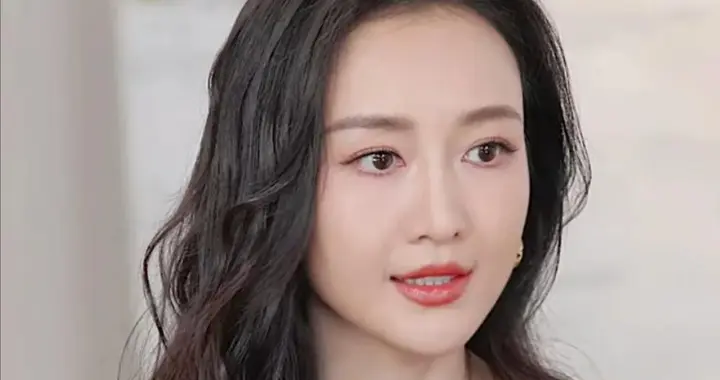 王鸥官宣单身还不到24小时，担心的事就发生了，私生活被扒底朝天