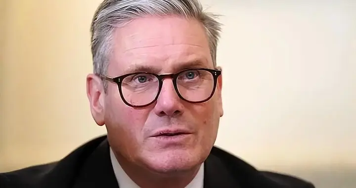 英国脱欧害惨经济，首相承认失误，紧盯中国“十五五”求合作