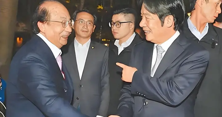 解放军涉台措辞有变，赖清德怕的事要发生了，洪秀柱呼吁赶快统一