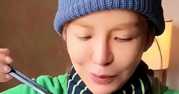 被央视开除？私生活混乱？央视主持朱迅现状曝光，走了王冠的老路