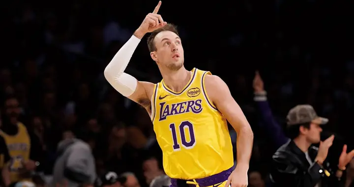 鸟枪换炮！交易来肯纳德打完13场比赛 湖人三分涨到39.1% 联盟第二