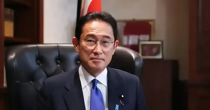 当着30国的面，岸田喊出开战动员令，日本想替美国打代理人战争？