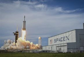 6 月 12 日，就在 SpaceX 以 1.77 万亿美元估值正式敲...