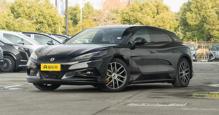 2026款腾势Z9GT实测：续航1036km，闪充5分钟70%