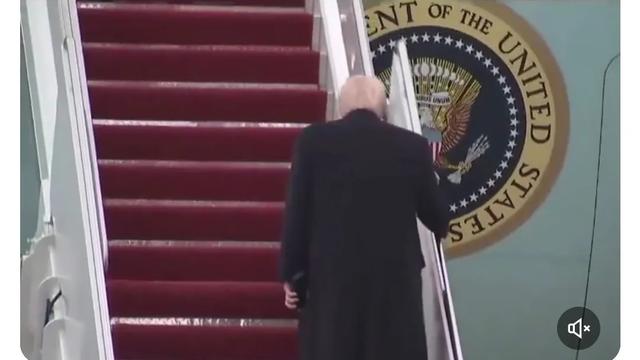 晨雨：昨晚，特朗普发之写道:“世界上最强