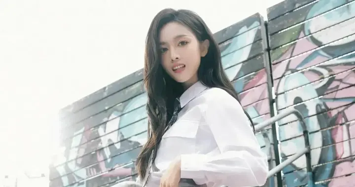 吴宣仪校园风美图