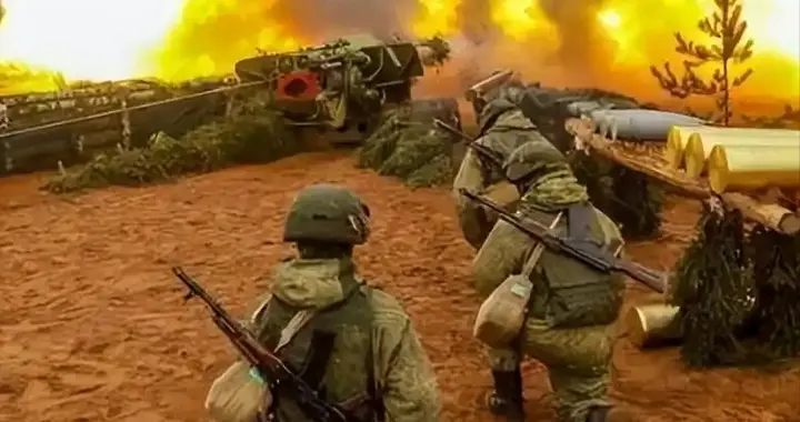 11万发炮弹袭俄！绝杀就在眼前：俄军40万大军要给顿巴斯包大饺子