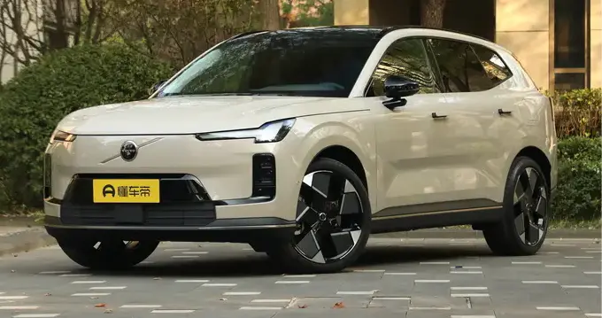 零百5.3秒+超长续航！沃尔沃XC70电动四驱，湿滑路开着也稳当