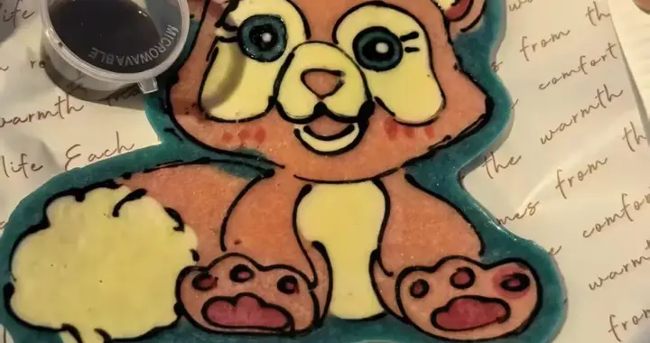 排队 5 小时，售价 65 元，卡通煎饼爆火！