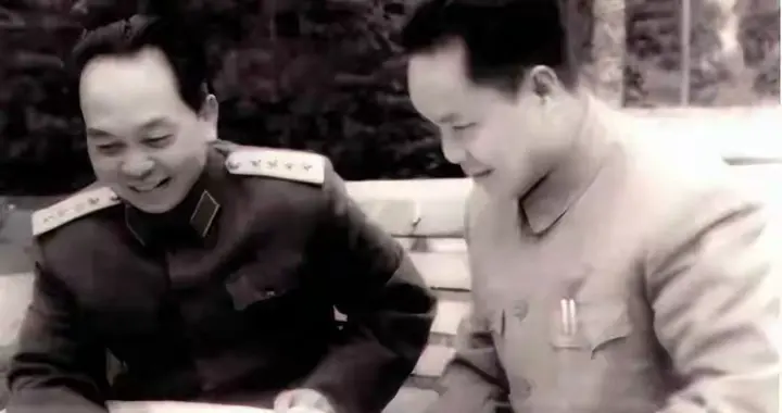 开国上将韦国清病逝，越南将领不管中越开战的风险，前来悼念